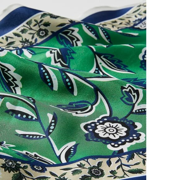 Ann Taylor Floral Silk Diamond Shaped Scarf NWT! - Picture 2 of 3